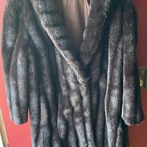 Women’s ILGWU International Ladies’ Garment Worker’s Union Vintage Faux Fur Coat